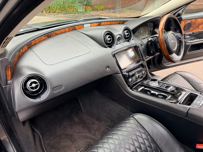 Jaguar XJ 3.0d V6 Autobiography 4dr Auto [LWB] 2016 — photo 79 of 108